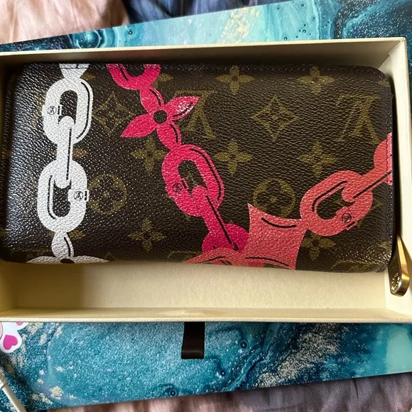 Excellent Condition Louis Vuitton Monogram Wallet